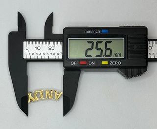 Colgante Nombre Andy de oro de 18k, 1.06 g.