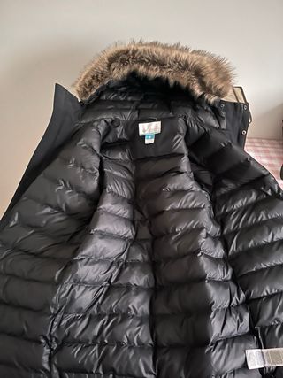 Abrigo Negro Columbia con Capucha 