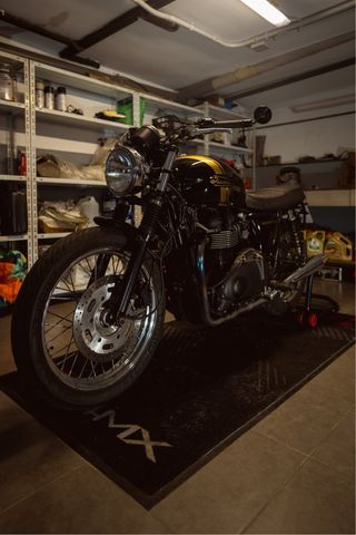 Triumph Bonneville T100 2008
