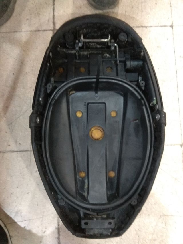 Asiento Piaggio Zip 50