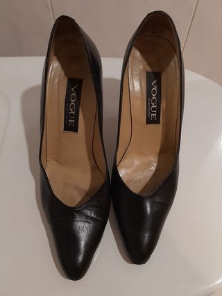 Zapatos de tacón de aguja  Vogue negros
