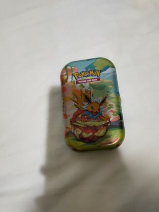 Minilatas Pokémon Evoluciones Prismáticas Español