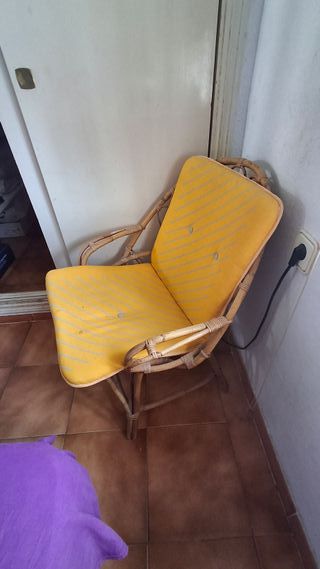 2 Sillas de Mimbre Amarillas