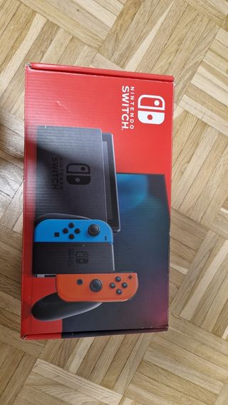 Nintendo Switch Azul y Rojo.