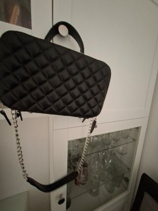 Bolso bandolera negro estilo Chanel 