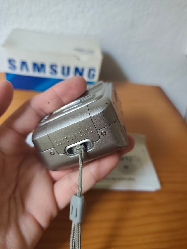 Cámara Samsung Fino 300 Zoom 38-105mm