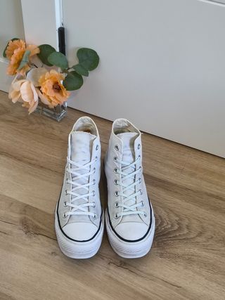 Converse con plataforma talla 40 color blanco