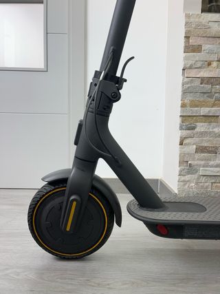 Patinete Eléctrico Xiaomi Scooter Essential