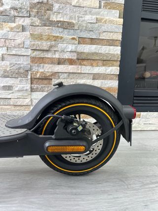 Patinete Eléctrico Xiaomi Scooter Essential