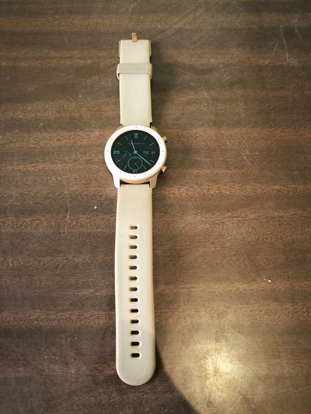 Amazfit GTR 42mm Beige/Oro Unisex