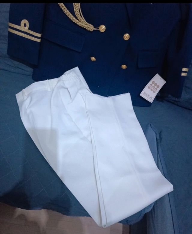 Traje de comunión niño azul y dorado