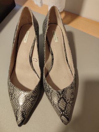 Zapatos Salón CORTefiel Tacón Bajo Piel Serpiente