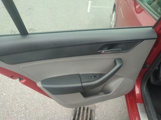 SEAT Toledo 1.6 TDI Style. 105 cv. 2013.