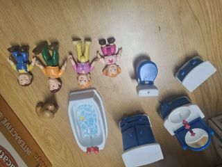 Muñecos y accesorios casa de muñecas
