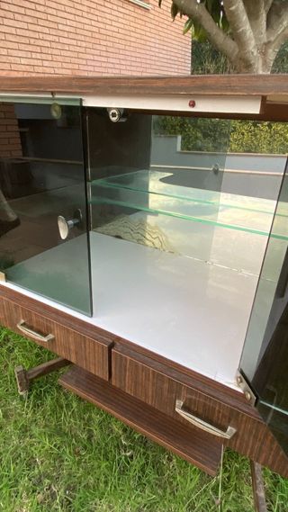 Mueble vintage madera y cristal