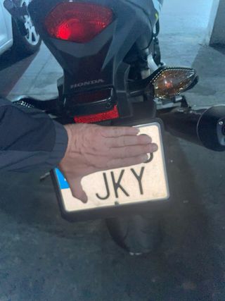 se vende honda cb500f Blanca y Negra naked.