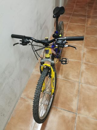 Bicicleta Conor 24 pulgadas Azul y Amarilla