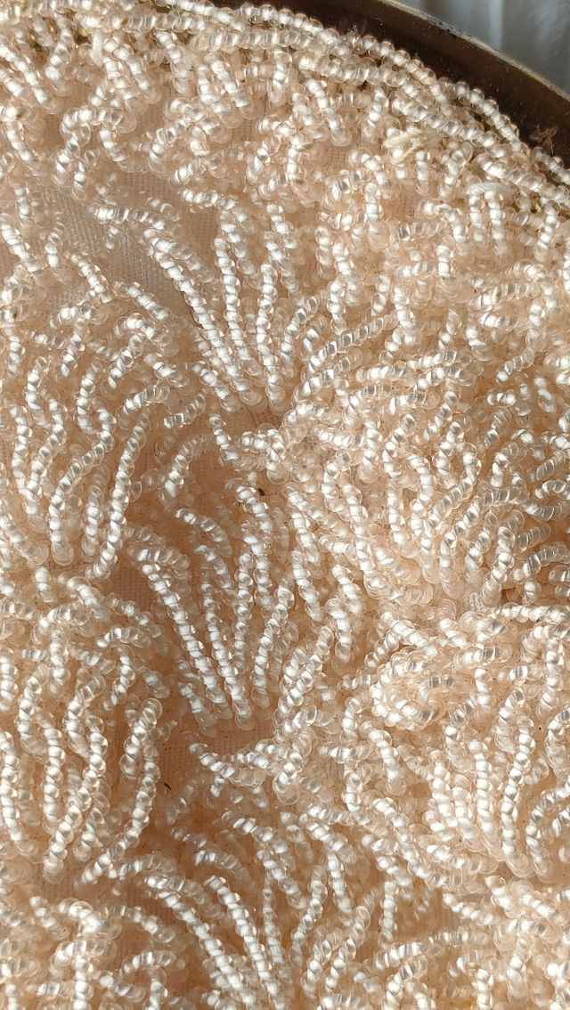 Bolso de mano japonés beige y dorado