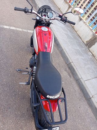 Ducati Scrambler Icon 800