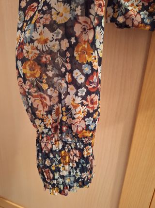 Crop top volantes estampado espalda abierta ZARA