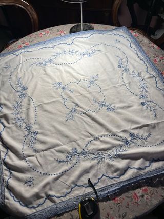 Tovaglietta ricamata a mano vintage
