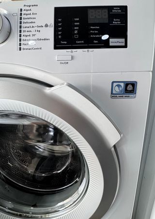 LAVADORA AEG DE 8 KILOS 
