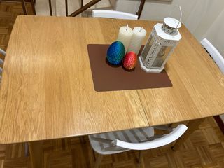 Mesa de comedor y 4 sillas
