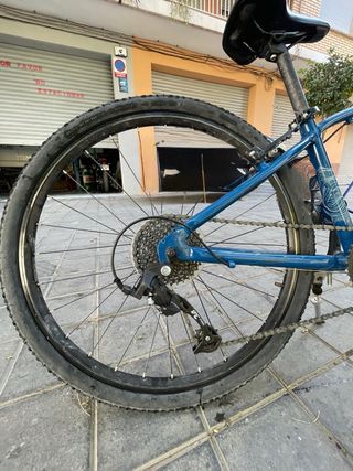 Bicicleta azul para niño
