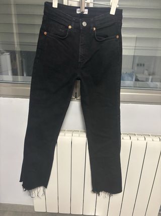 Zara Jeans Negros Desgastados