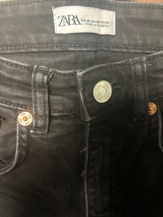 Zara Jeans Negros Desgastados