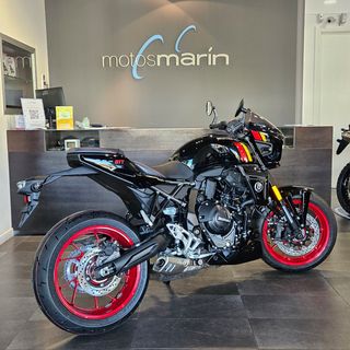 NUEVA SUZUKI GSX 8TT