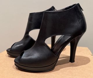 Zapatos peep-toe ‘Sisley’