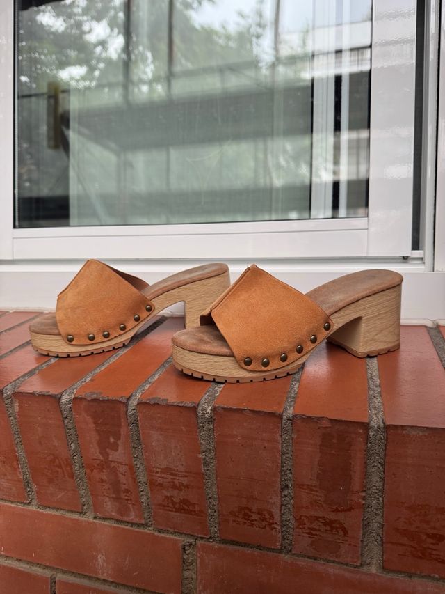 Zapatos de tacón de ante para mujer