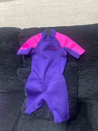 Neopreno niña OLAIAN morado talla 6