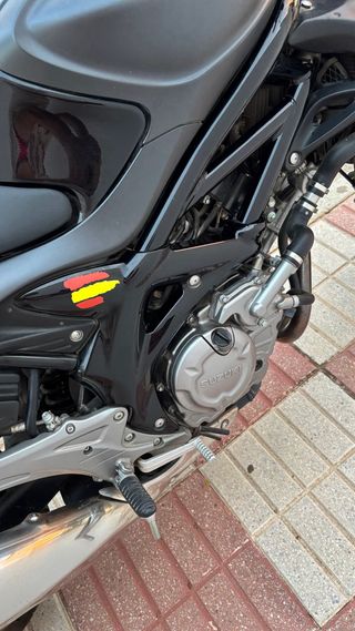 Suzuki Gladius 650 2015 Negra