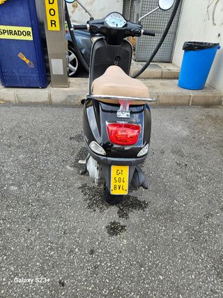 Vespa 50cc Negra
27.000klm