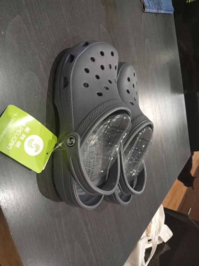 Zuecos Pelican Azules.