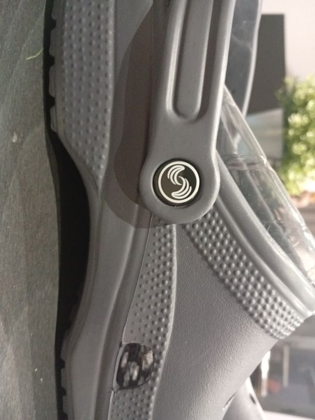 Zuecos Pelican Azules.