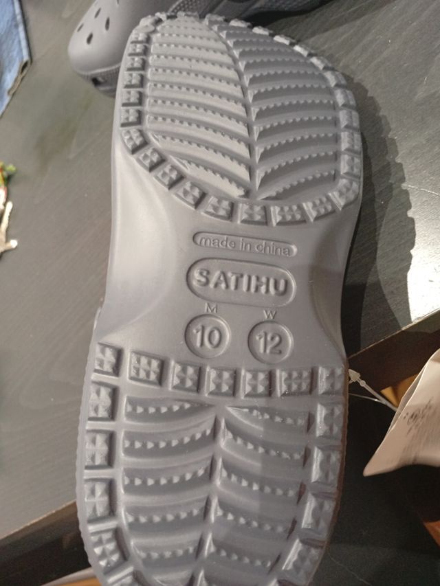 Zuecos Pelican Azules.