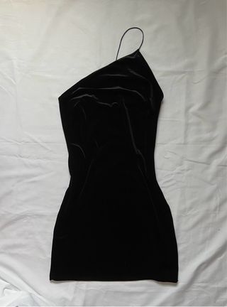 Vestido corto negro de terciopelo
