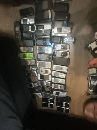 Lote móviles vintage Nokia 53 unidades.