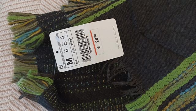 Conjunto Zara bufanda y guantes negro/verde