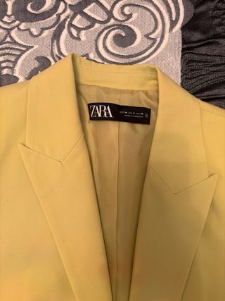 Traje chaqueta Zara amarillo mujer