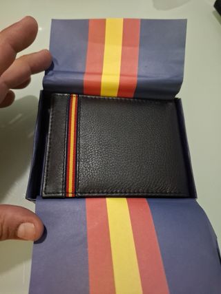Billetera Negra con Tiras Bandera España