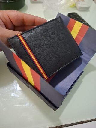 Billetera Negra con Tiras Bandera España