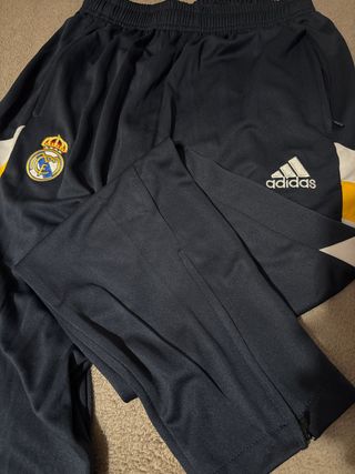 Pantalón Adidas Real Madrid Azul Marino.