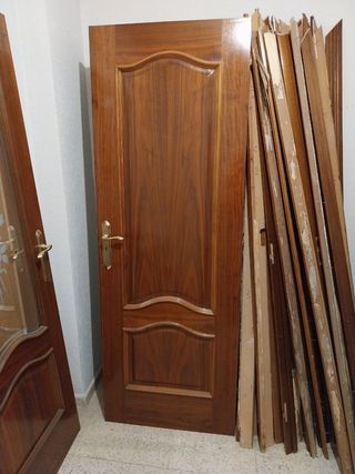 PUERTAS DE NOGAL