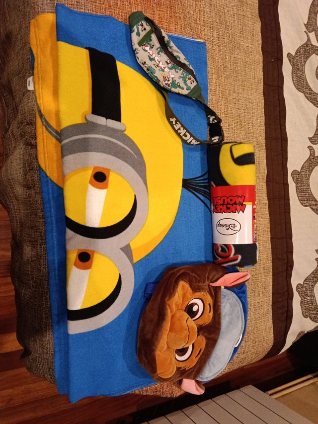 Pack Manta, Toalla, Mochila y Riñonera Infantil