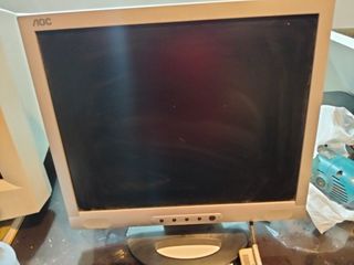 Pantalla AOC Plata y Negra