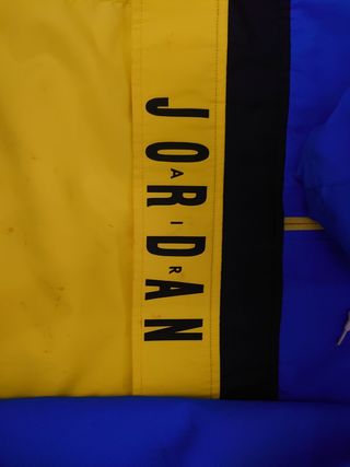 Cortavientos Jordan Azul y Amarillo